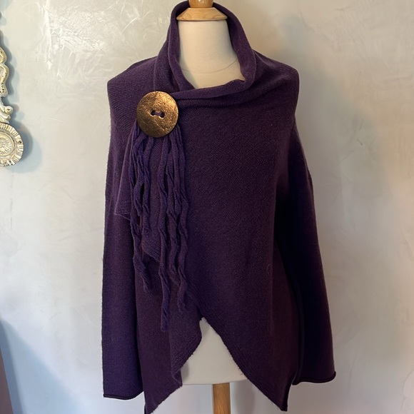 Terry Lewis Classic Luxuries Sweaters - Terry Lewis Purple sweater cardigan wrap w/button & Fringe clip Size Large